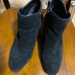Guess suede black ankle boots women’s size 8